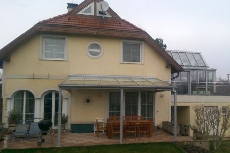 Überdachung
