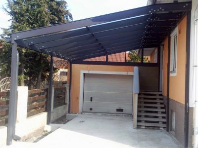 Carport für Garagen und Hauseingang