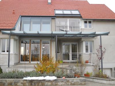 Terrassenüberdachung aus Stahl mit satinato Glas